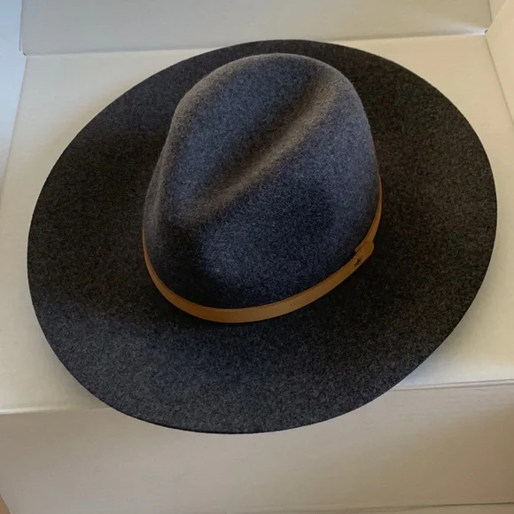 Vineyard Vines | Accessories | New Vineyard Vines Fedora  display picture 1